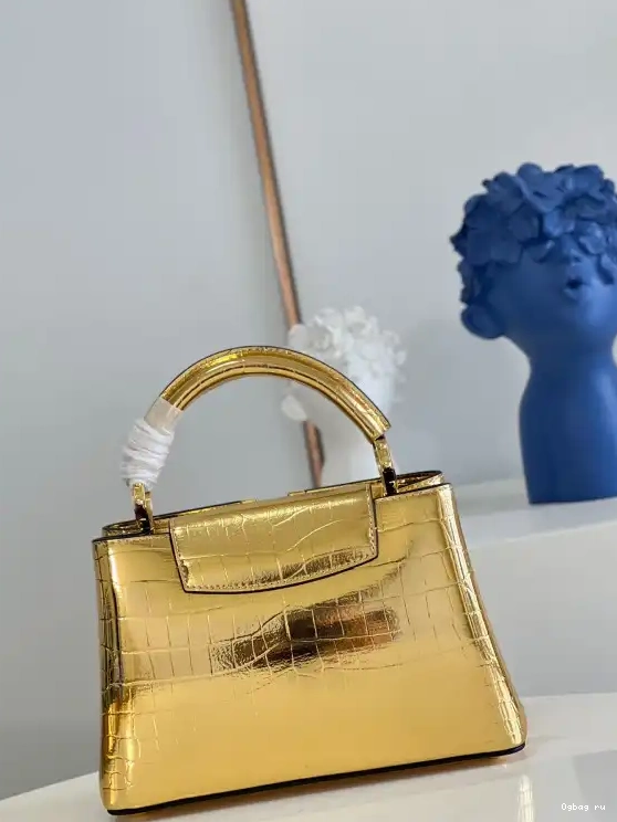 LOUIS BB CAPUCINES VUITTON 0612